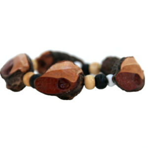 single-stranded bracelet in creme, black and white